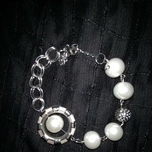 Pearl & Silver beaded bracelet